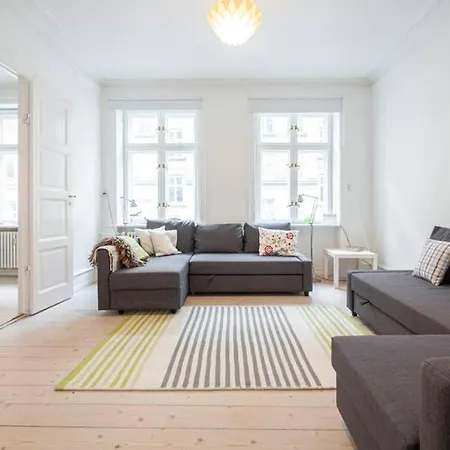 With Cosy Backyard In Vibrant Area. Apartment *