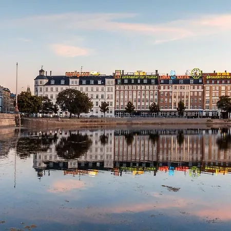 City With Cosy Backyard In Vibrant Area Apartamento Copenhaga