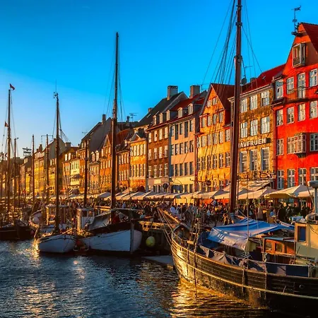 City With Cosy Backyard In Vibrant Area Copenhaga