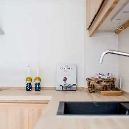 Apartamento City With Cosy Backyard In Vibrant Area *